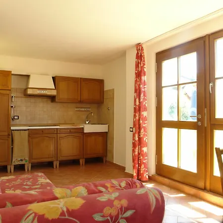 Isola Di Silvia Country house *